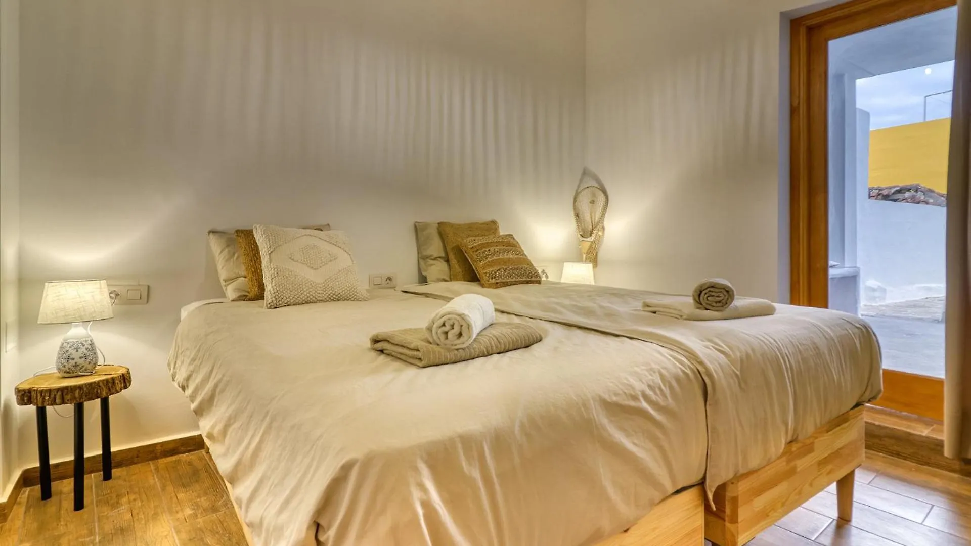 Spacious Home With Tropical Garden, Bbq, Near Seaside Los Silos